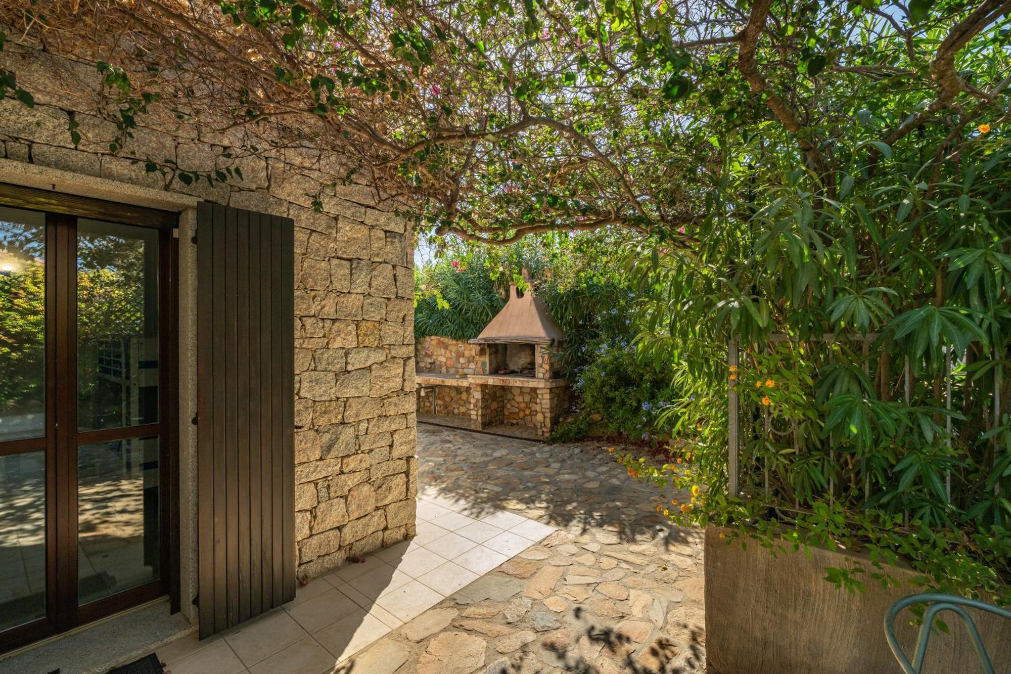 Villa Bouganville Cala Sinzias カスティアーダス エクステリア 写真