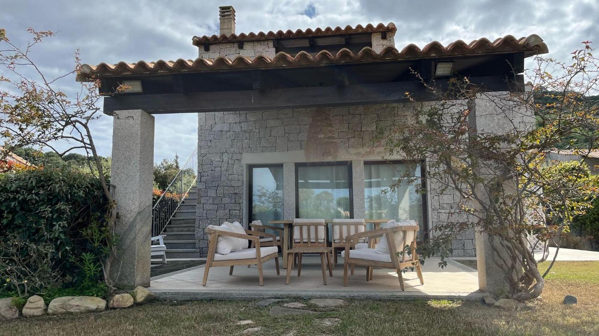 Villa Bouganville Cala Sinzias カスティアーダス エクステリア 写真