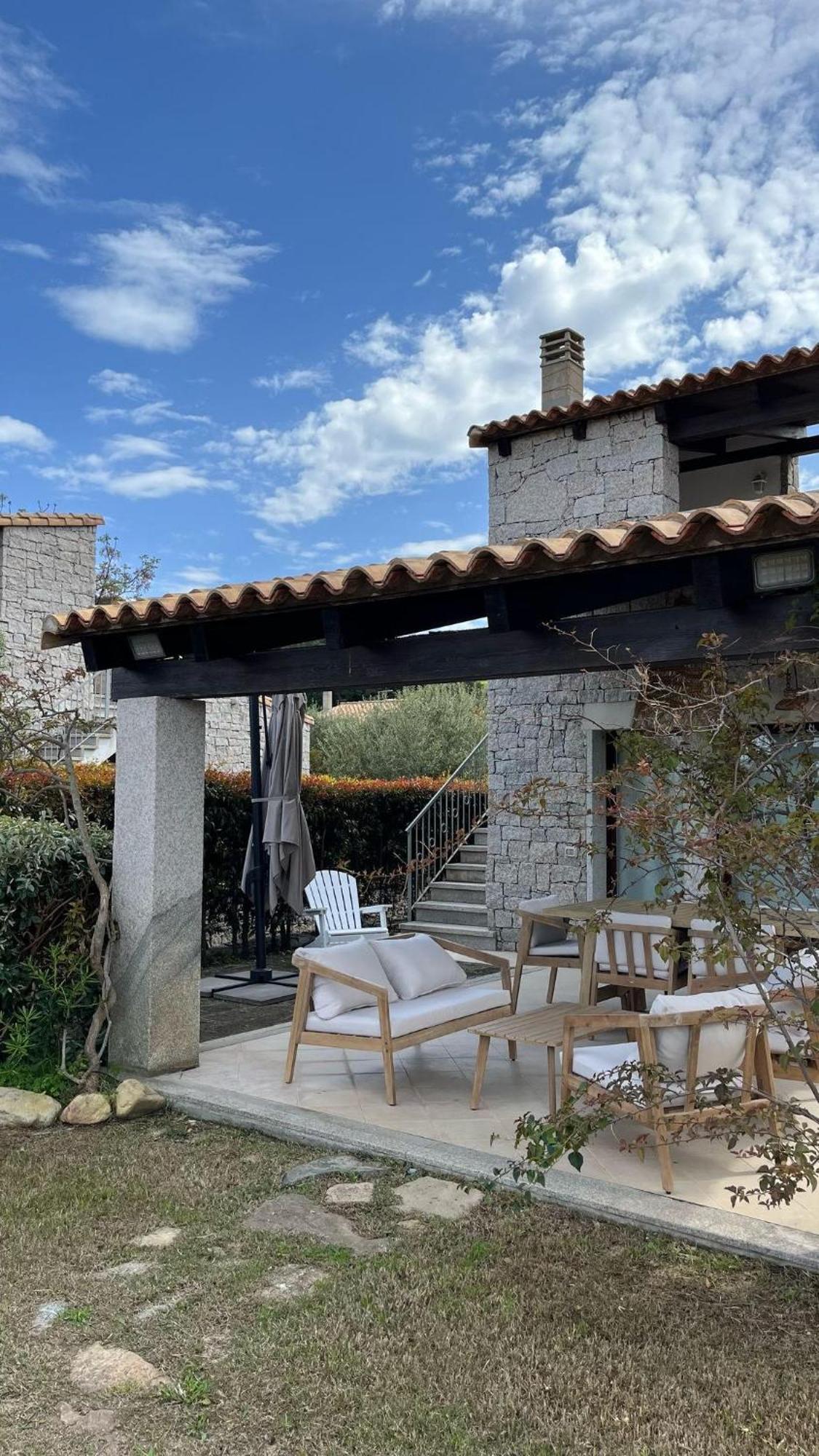 Villa Bouganville Cala Sinzias カスティアーダス エクステリア 写真